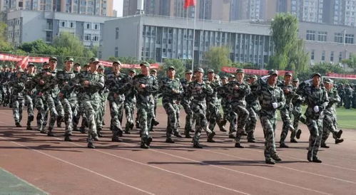 軍訓(xùn) 工貿(mào)的必修課