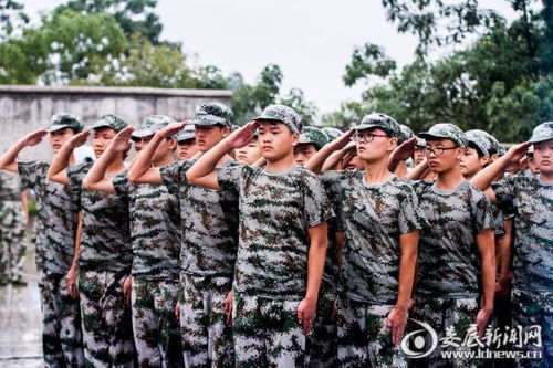 漣源工貿中專 上好新生軍訓第一課
