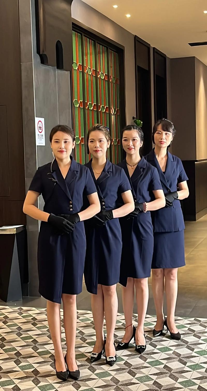 餐飲團隊禮儀服務 一群人一條心，堅持走好餐飲路